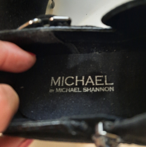 Michael Shannon Black Ankle Booties with Buckle Detail 7.5 - Picture 7 of 9